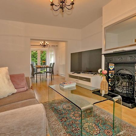 Finest Retreats - Debarnes House Villa Solihull Luaran gambar
